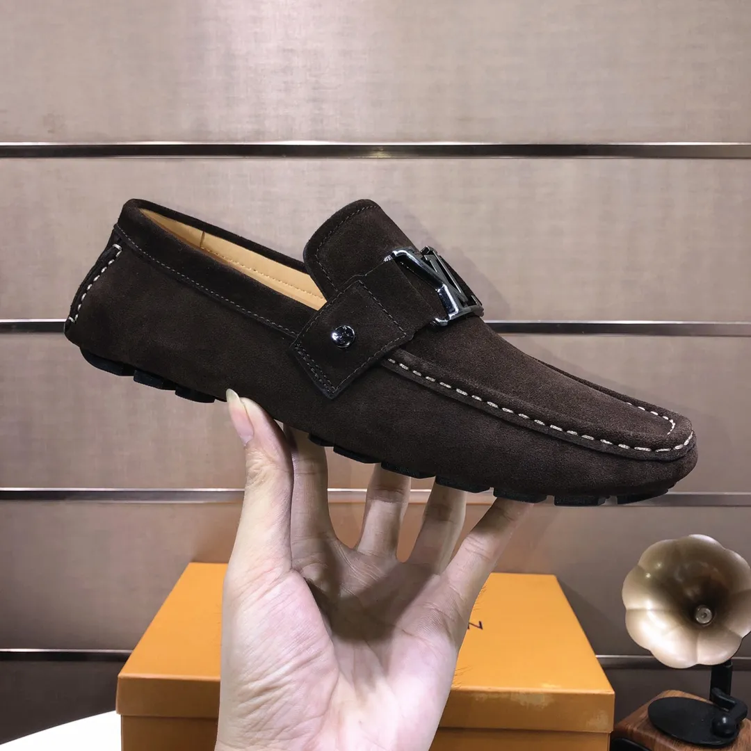 Men's men's shoes 💰420💰 [LV Doudou shoes] (water-dyed cowhide lining) new model is on the market, available on the official website. The new Doudou shoes are processed into single-color materials, and the uppers are made of imported cowhide material. The body of the shoe is fully hemmed with mark thread, and is lined with imported original cowhide leather. The elegant shoe shape is super suitable for all-matching, and the size is 38-44.